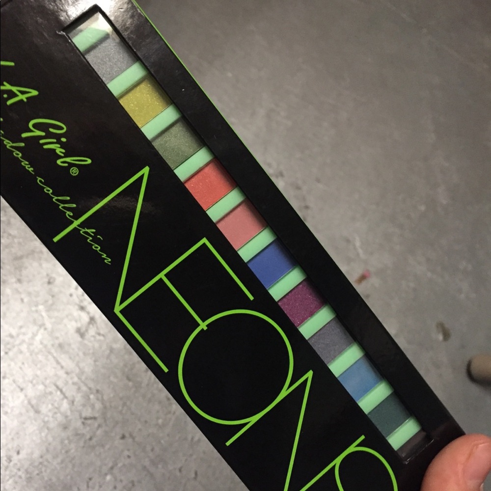 EYESHADOW PALLET🙈